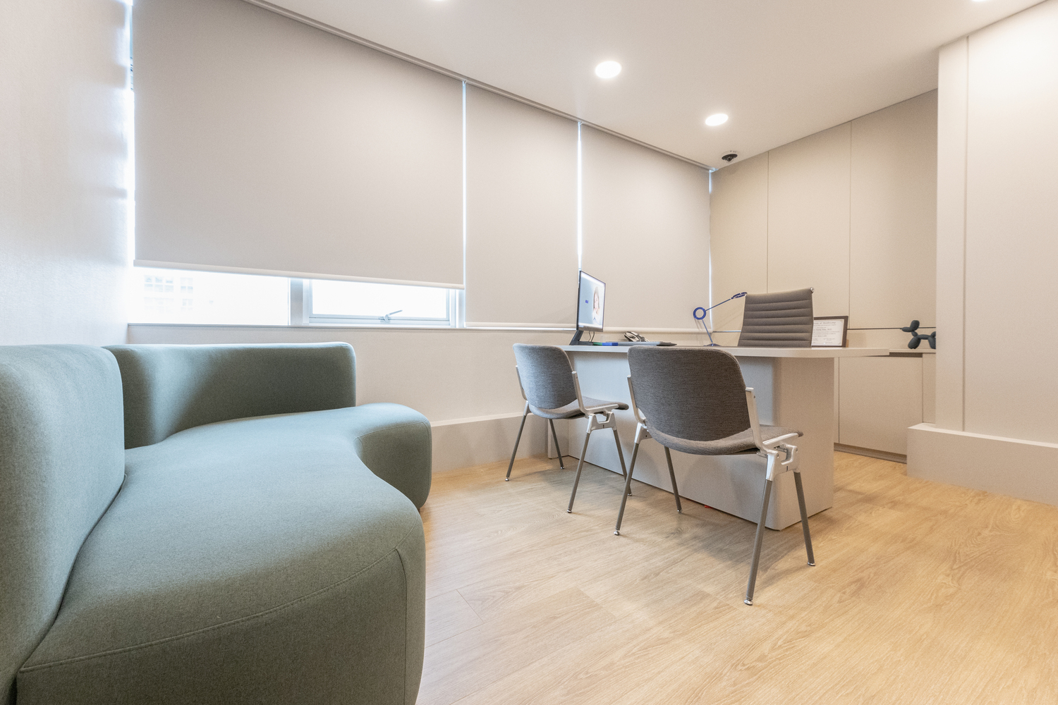 Consultation room at WILL BE Plastic Surgery